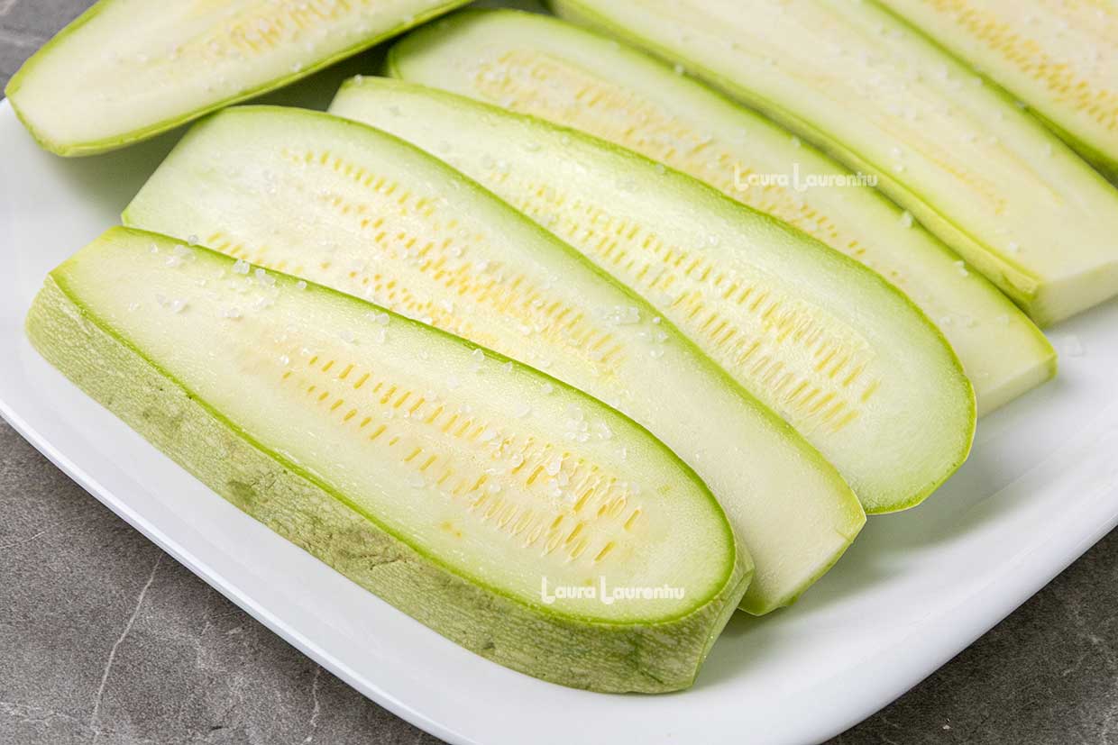 dovleceii presarati cu sare