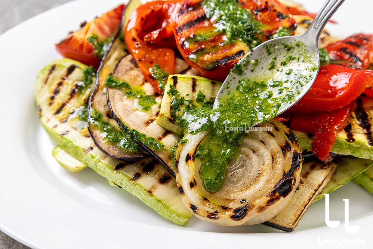 stropirea legumelor cu sosul