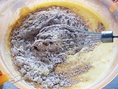 Preparare Muffins cu crema de branza si visine 3