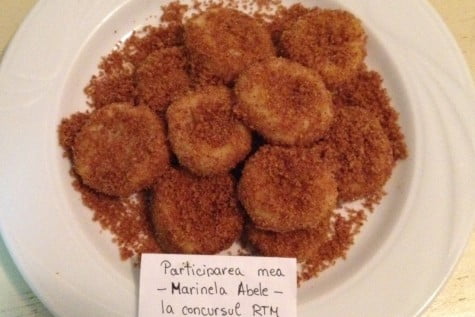 Papanasi cu branza fierti by Marinela Abele