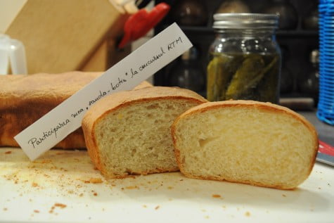 Paine de casa moale pentru sandvisuri by Sanda Botis