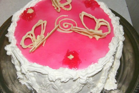 Tort cu zmeura si iaurt -Fluturi albi in zmeuris- by Ludmila