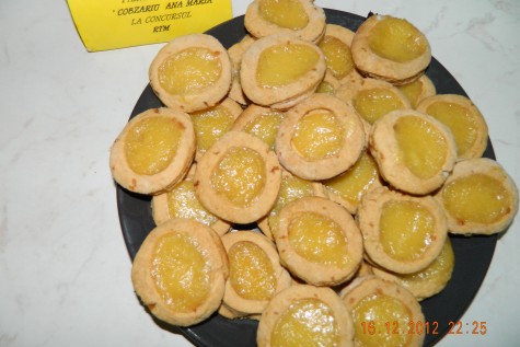Biscuiti cu miere si crema de lamaie by aryana