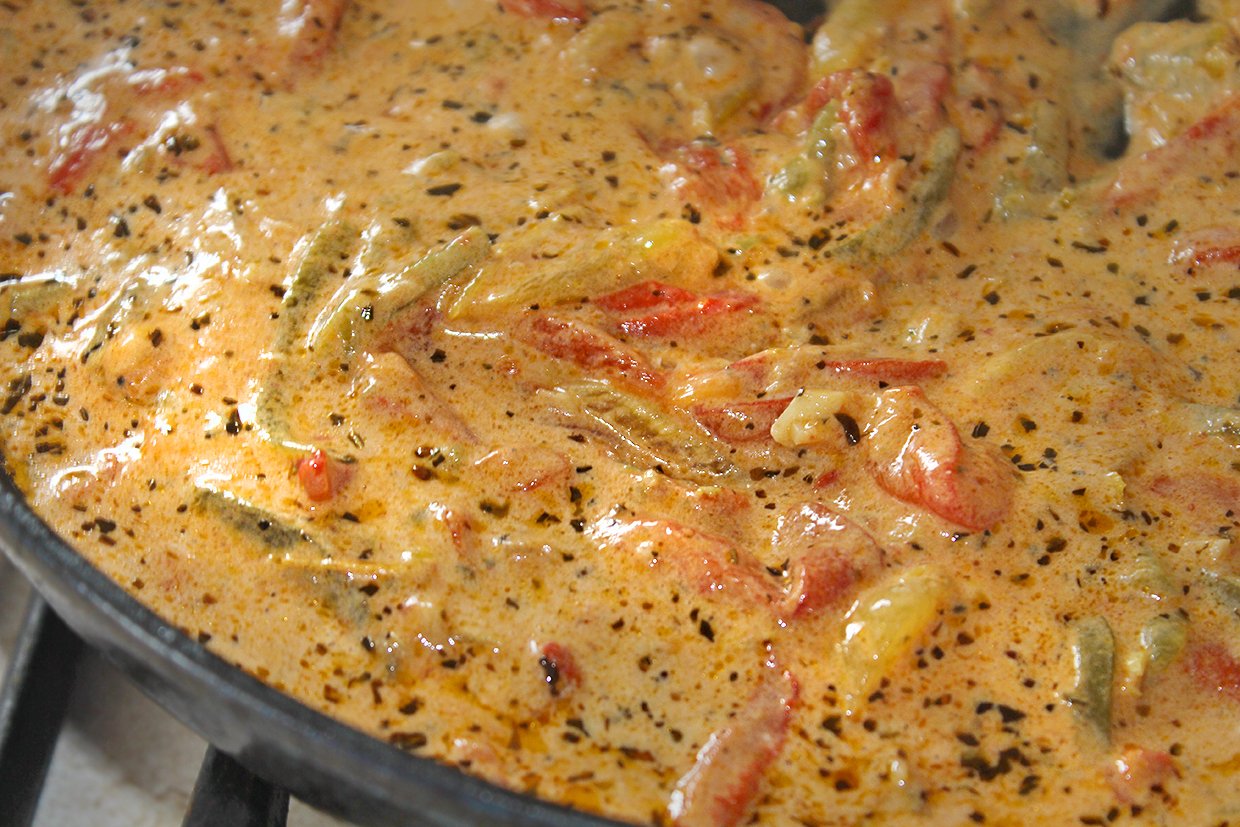 sos pentru paste cu ardei copti si smantana