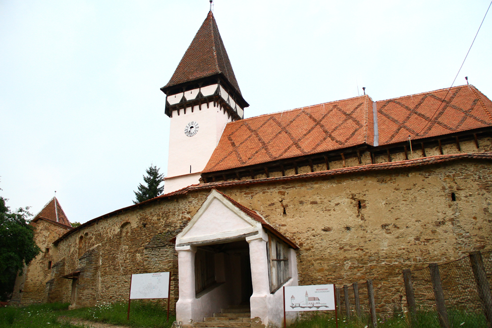 Biserica fortificata din Mesendorf