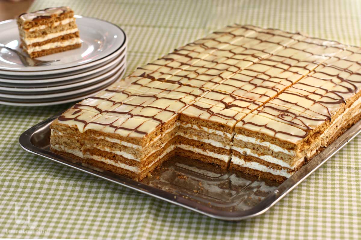 Prăjitura Frumoasa Adormită™ cu foi cu miere și nucă, rețetă video