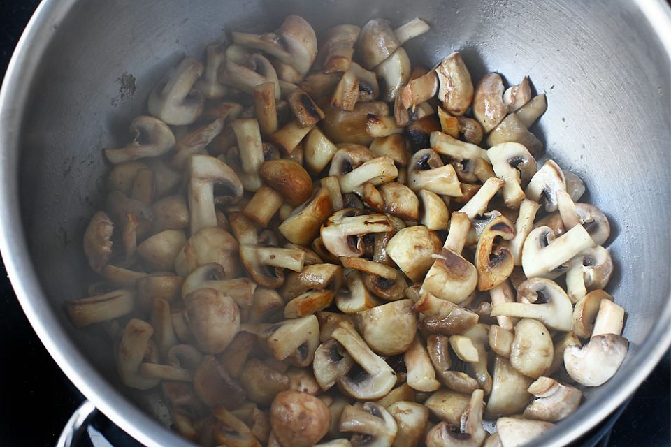 Pilaf de orez cu ciuperci, rețetă de post Laura Laurențiu