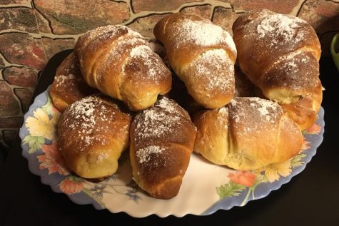 Cornuri pufoase cu rahat rețeta încercată de Zvinca Oana