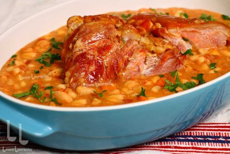 reteta de fasole cu ciolan de porc afumat in format video si text de la laura laurentiu