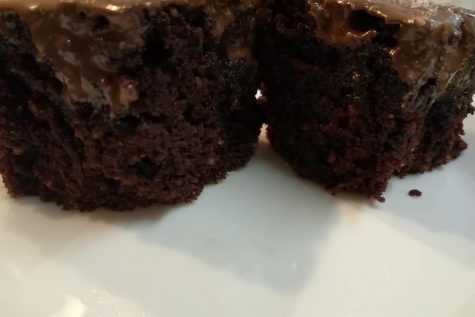 Negresă de post încercată de Sophia și Amelia Iacob