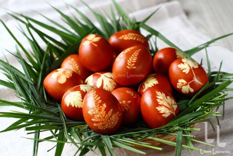 Ouă vopsite cu coji de ceapă – metoda tradițională explicată VIDEO + text