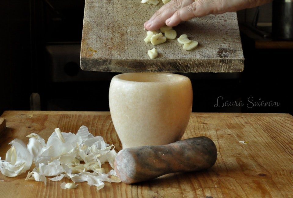 Preparare Mujdei de usturoi preparat în 5 variante diferite 8