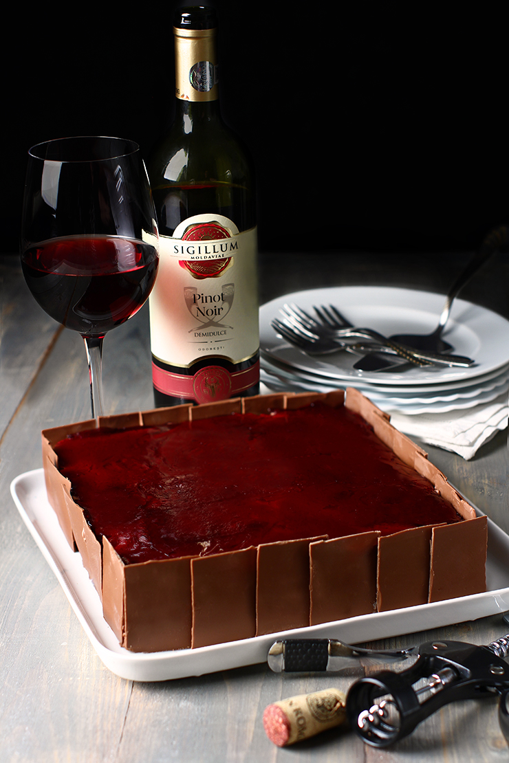 tort de ciocolata cu vin rosu si mirodenii reteta laura laurentiu