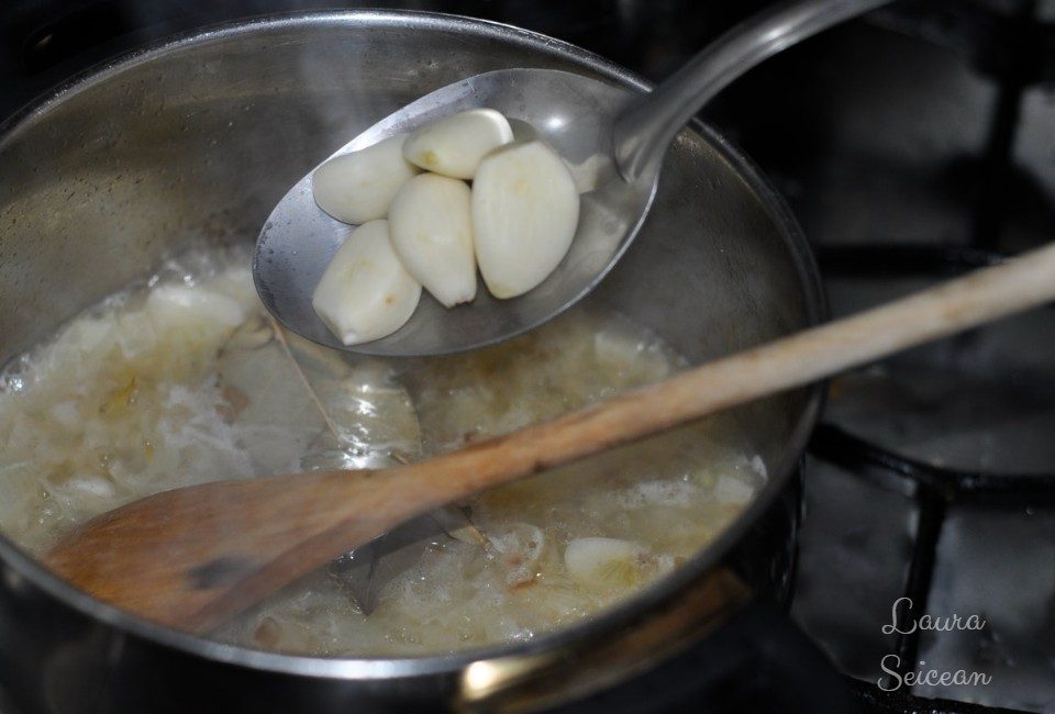 Preparare Supa-cremă de usturoi cu cartofi 9