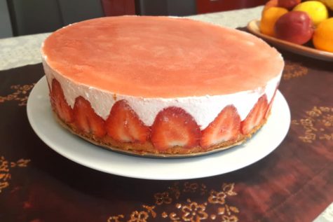 Prăjitura cu iaurt și căpșuni în stil Fraisier încercată de Dana Dana