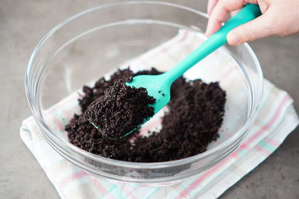 blat din biscuiti oreo cu unt