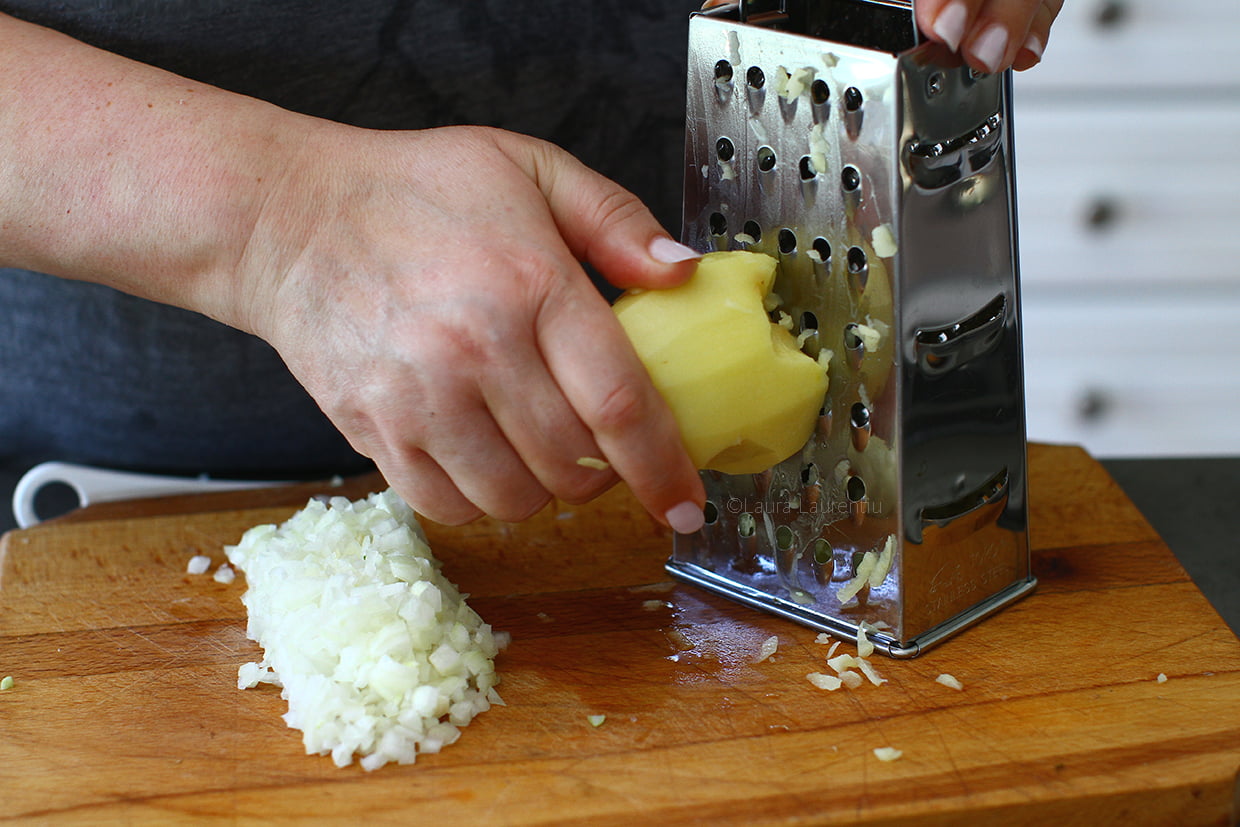 ceapa tocata si radere cartof