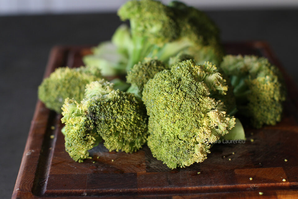 broccoli pe tocator
