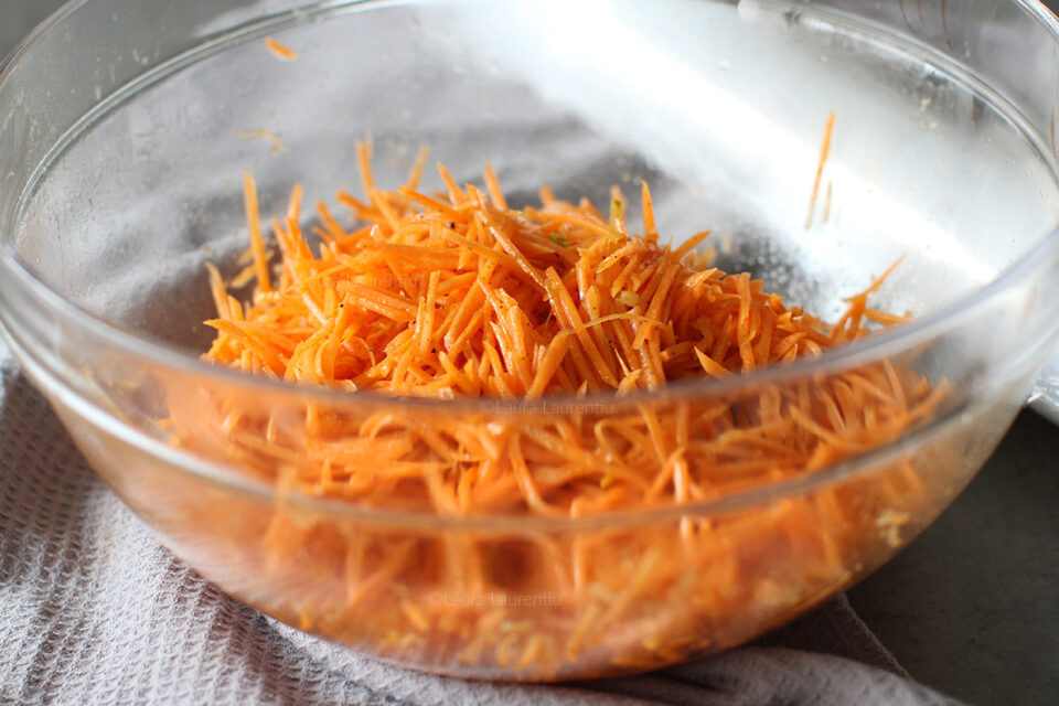 salata de morcovi coreeana gata amestecata reteta
