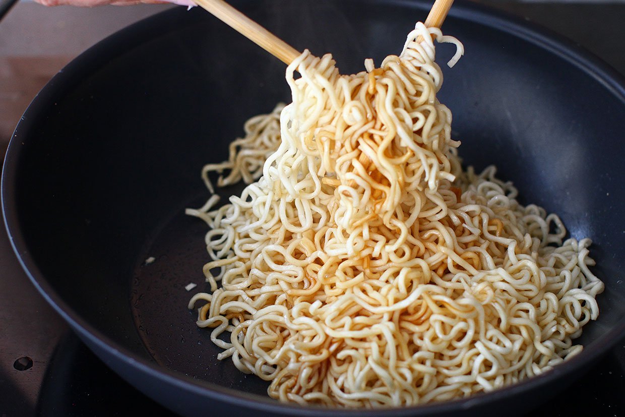 amestecare noodles