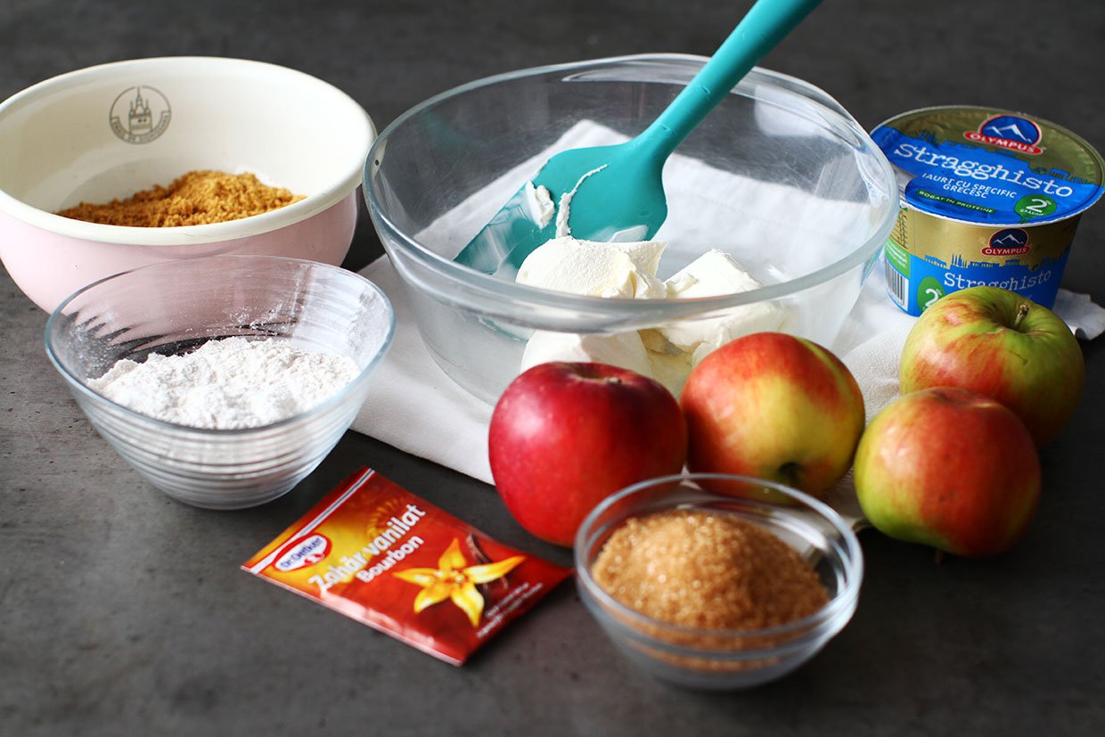 ingrediente pentru desert la pahar cheesecake cu mere caramelizate