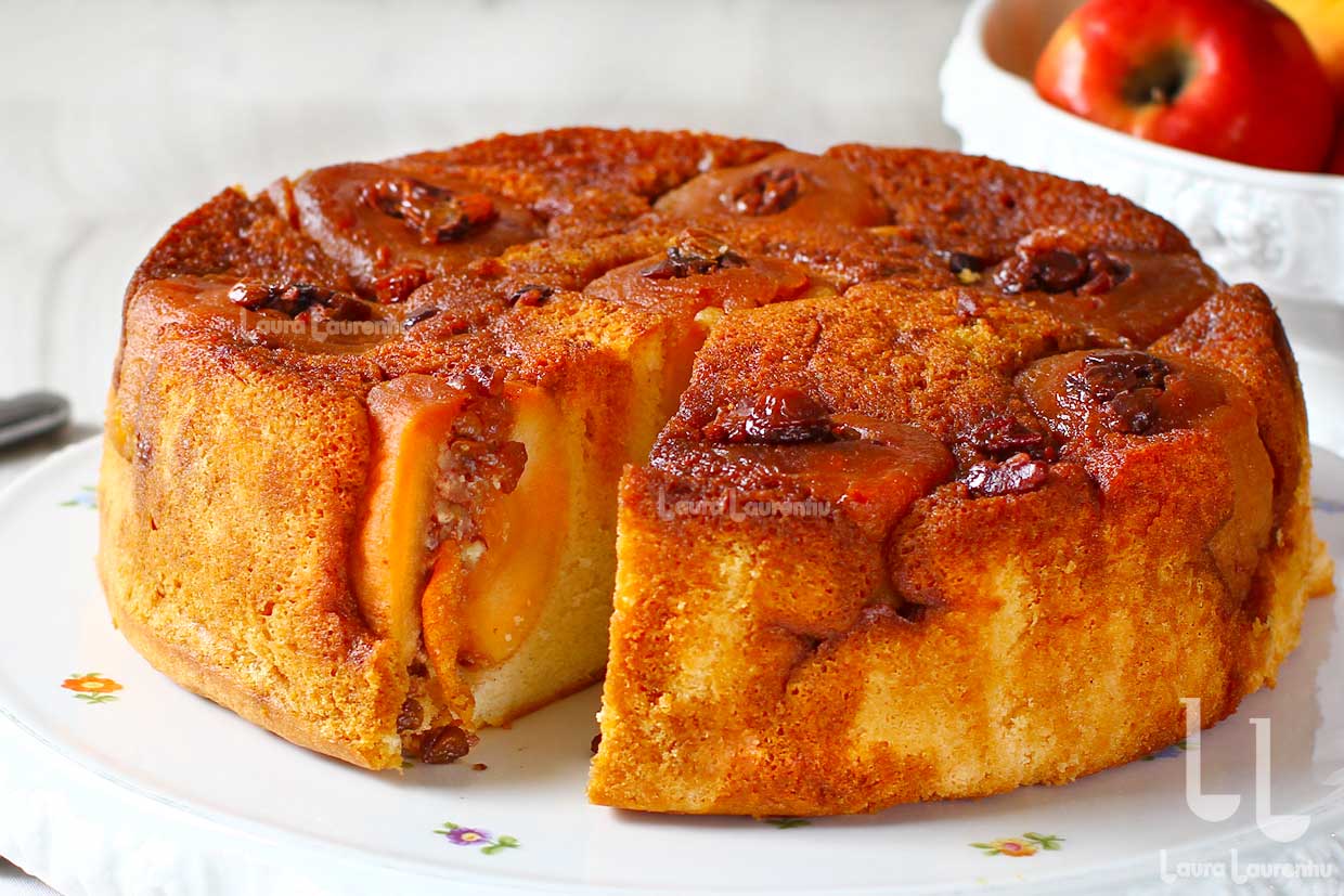 tort rasturnat cu mere intregi si zahar ars reteta video laura laurentiu