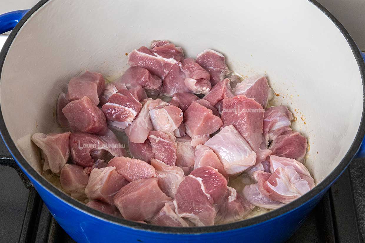 calirea carnii alaturi de ceapa