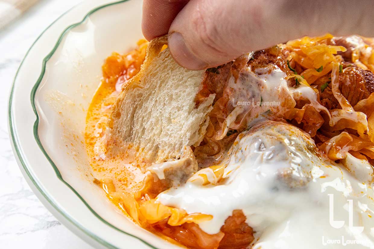 gulas secuiesc cu carne de porc si varza murata reteta laura laurentiu