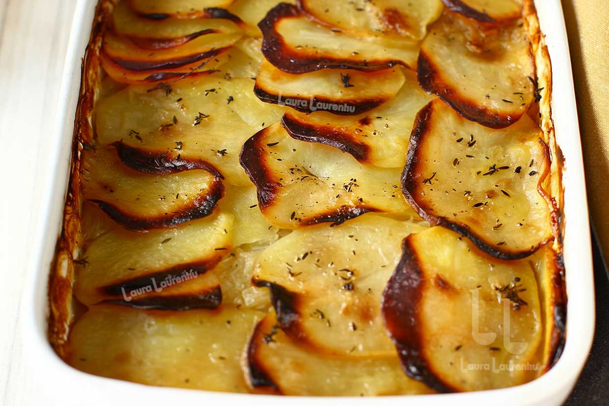 reteta de cartofi gratinati cu ceapa pommes bistrot pomme a la boulangere
