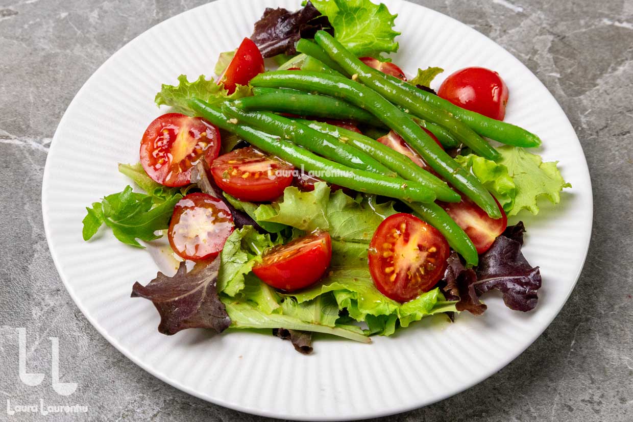 asamblare salata cu branza calda de capra