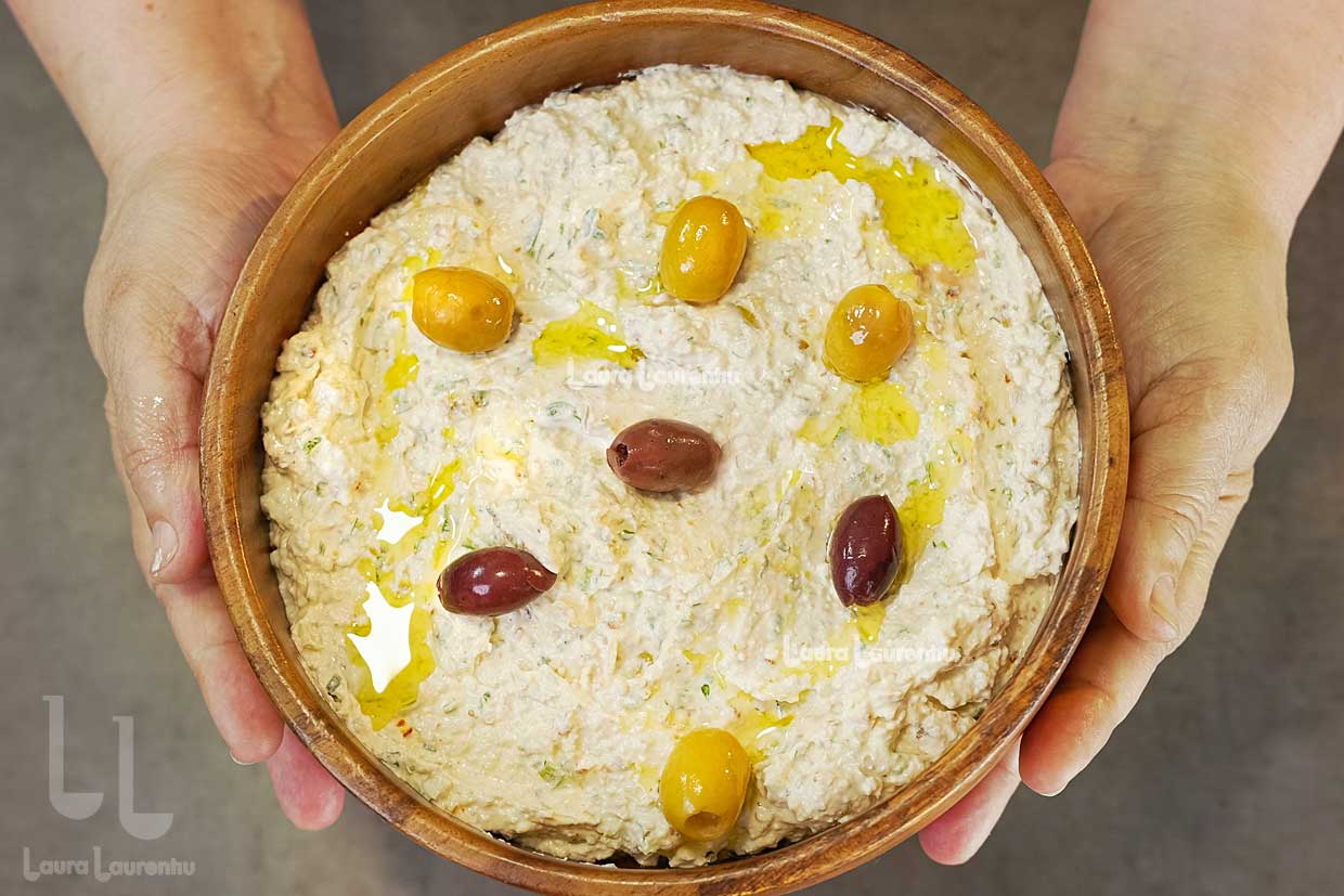 pasta aperitiv de feta cu masline si iaurt in stil grecesc reteta video si text
