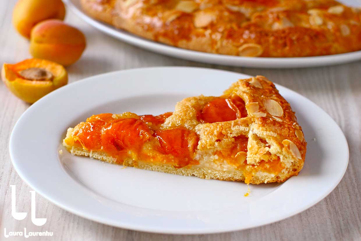 portie de tarta rusrica cu crema de migdale si caise reteta detaliata tutorial video si text